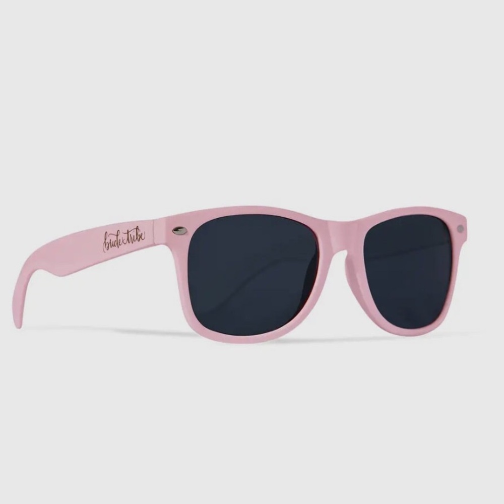 🛍️Set of 6 - 5 Light Pink “Bride Tribe” and 1 White “Bride” sunglasses